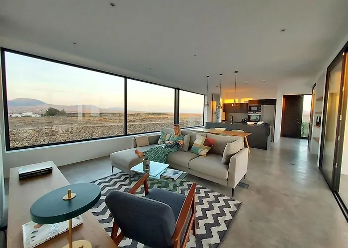 Tabaiba En Con Piscina Willa Lajares