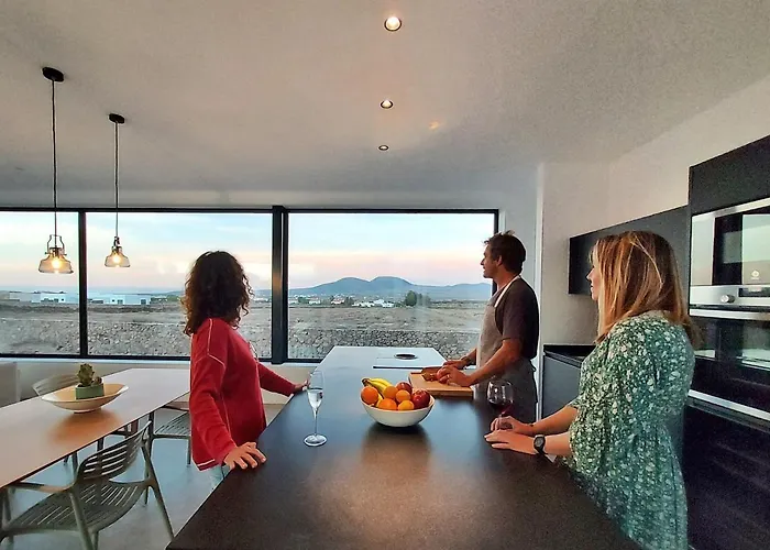 Tabaiba En Con Piscina Lajares