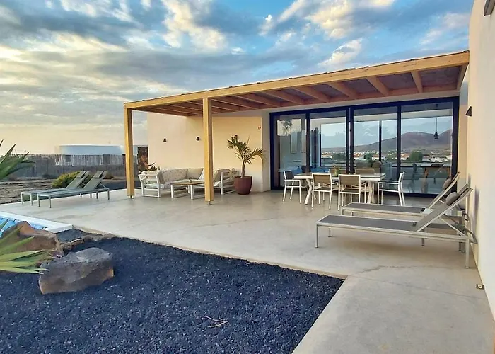 Tabaiba En Con Piscina * Lajares