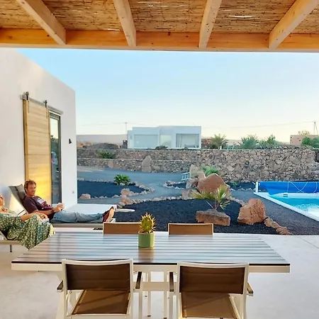 Villa Tabaiba En Con Piscina Lajares