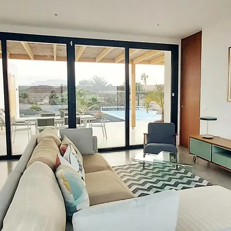 Tabaiba En Con Piscina