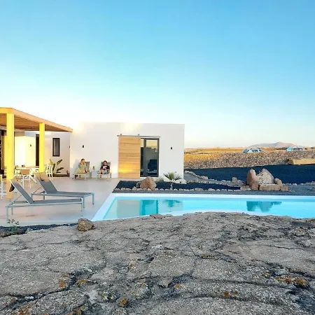 Tabaiba En Con Piscina Villa Lajares