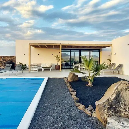 Villa Tabaiba En Con Piscina *