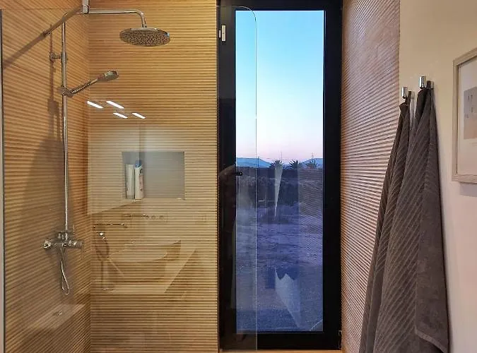 Tabaiba En Con Piscina Lajares