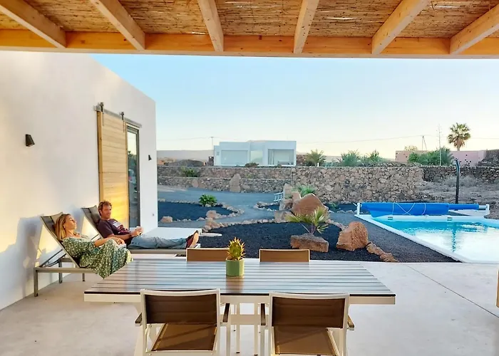 Villa Tabaiba En Con Piscina Lajares