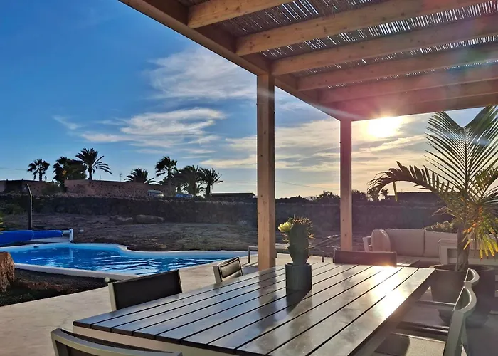 Tabaiba En Con Piscina Villa Lajares