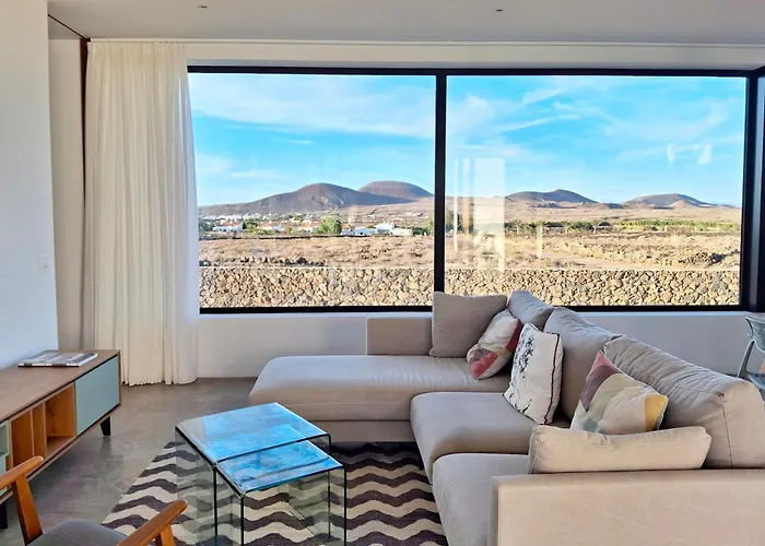 Tabaiba En Con Piscina Lajares