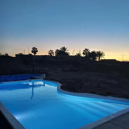 Tabaiba En Con Piscina Villa Lajares